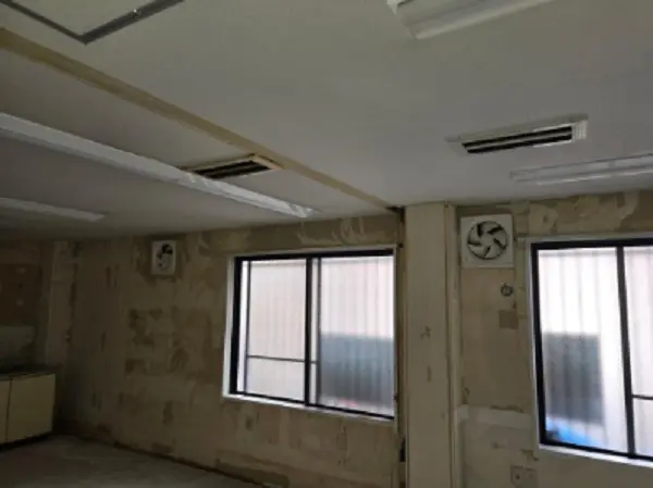 貸店舗(スケルトン)の内装