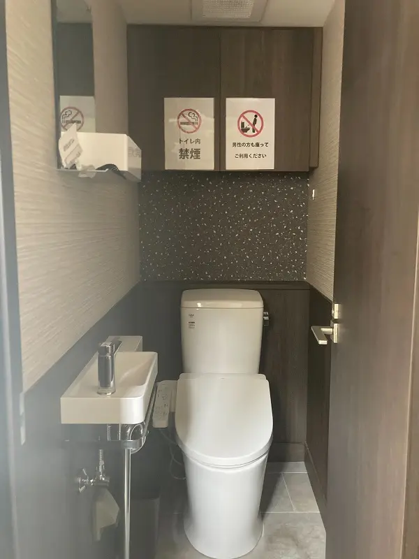 弘明寺の焼鳥・焼きとん居抜きのトイレ