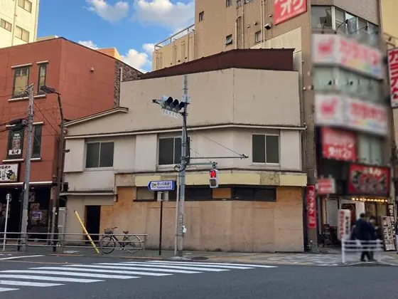 町屋のスケルトン店舗物件の外観