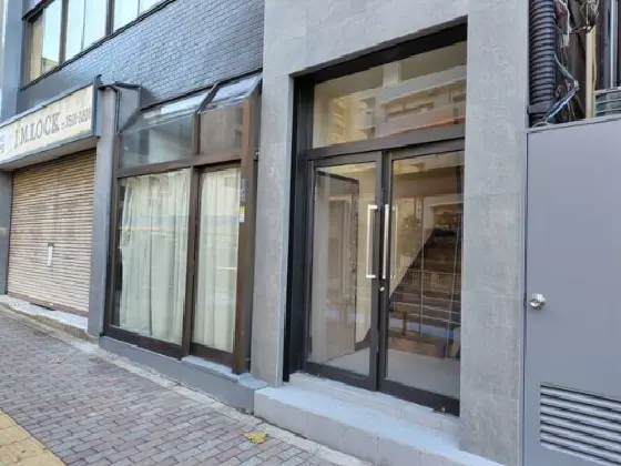 新大塚の事務所仕様物件の入口