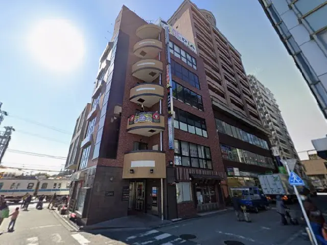 鶴川の事務所仕様店舗物件の外観