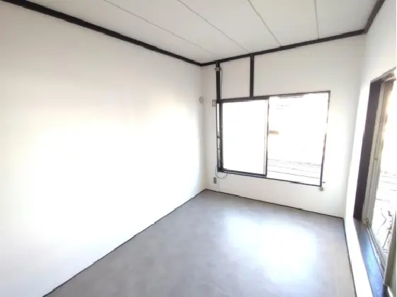 熊野前の事務所仕様店舗物件の内装