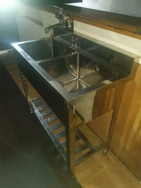 居酒屋の居抜き物件の厨房