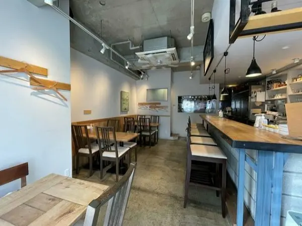 たまプラーザのダイニングバー居抜きの内装