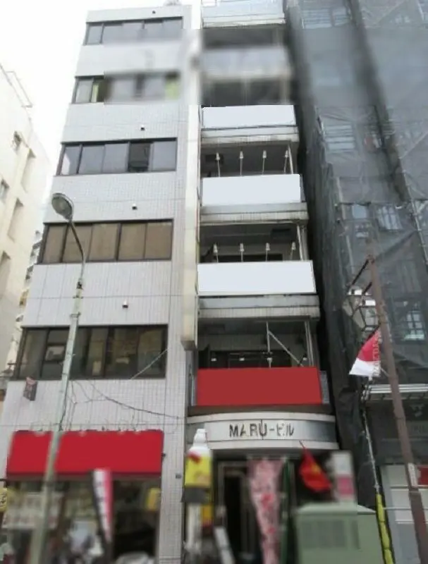 池袋のスケルトン店舗物件の外観