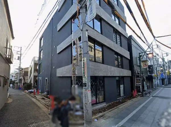 中野のスケルトン店舗物件の外観