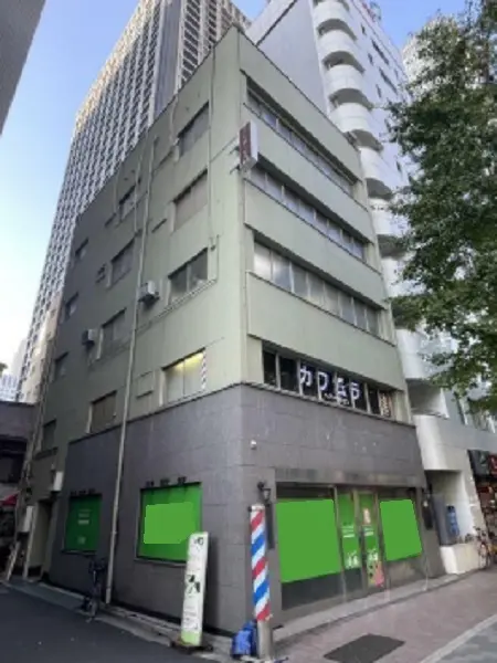 東京のスケルトン店舗物件の外観