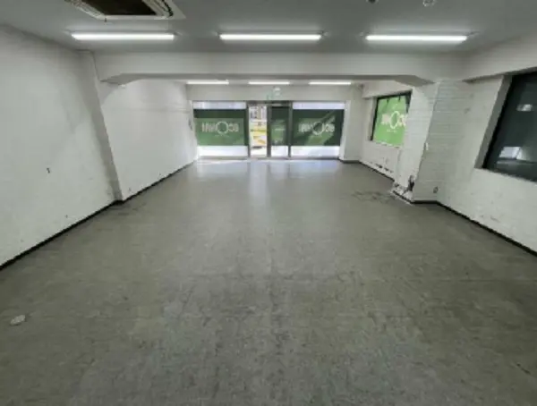 貸店舗(スケルトン)の内装