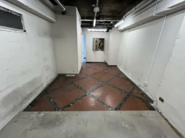 東京のスケルトン店舗物件の内装