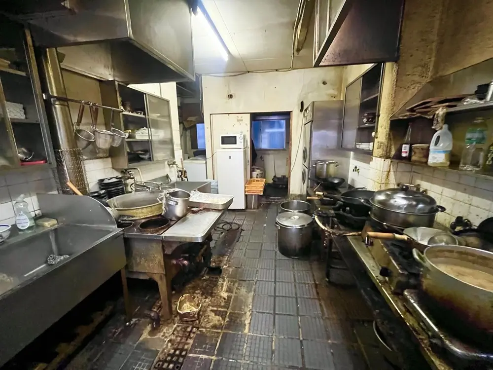 ラーメンの居抜き物件の厨房
