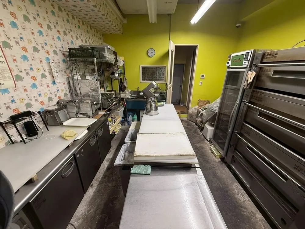 パン屋の居抜き物件の厨房