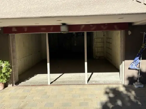 梶が谷のスケルトン店舗物件の外観