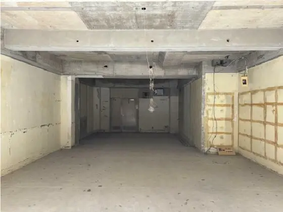 貸店舗(スケルトン)の内装