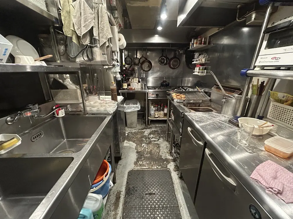 市川の居抜き店舗の厨房