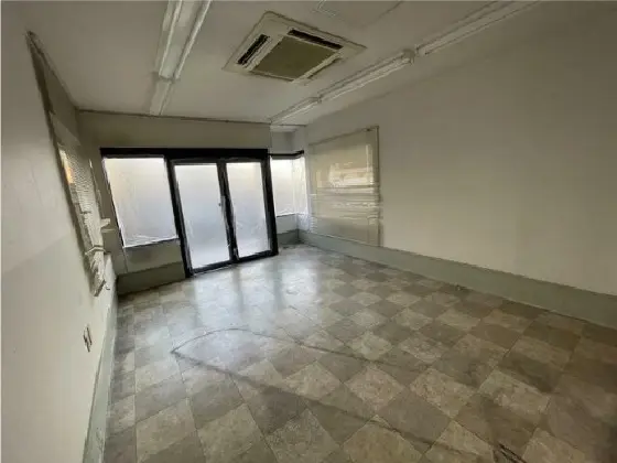 長沼のスケルトン店舗物件の内装