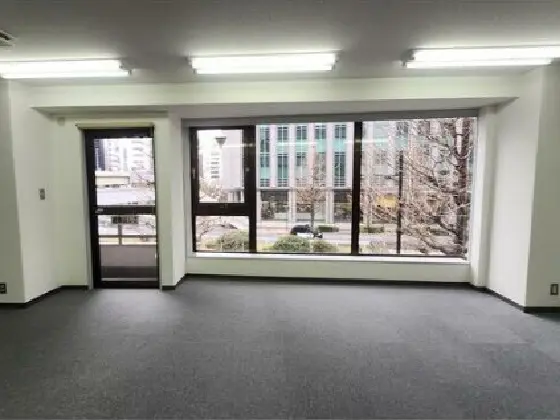 新橋の事務所仕様店舗物件の内装