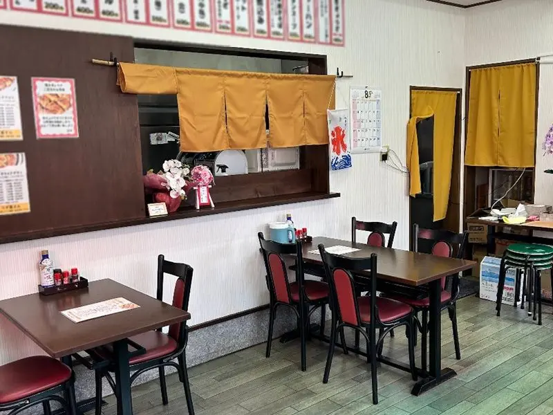 蕨の中華料理居抜きの内装