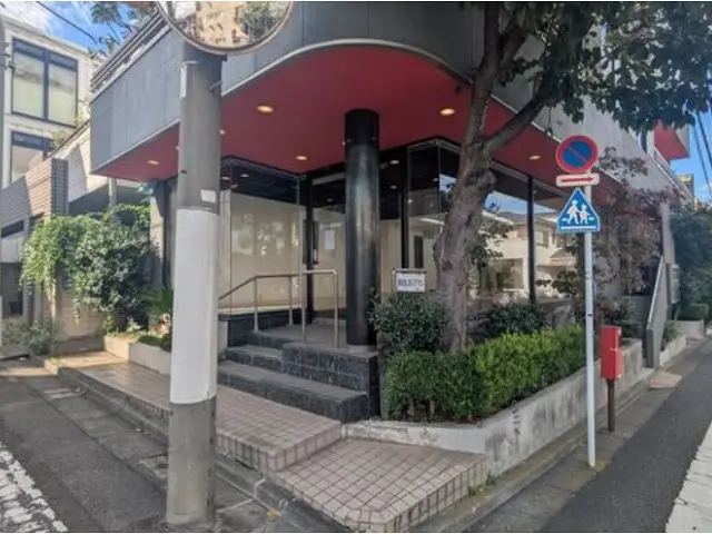 雪が谷大塚の事務所仕様店舗物件の入口