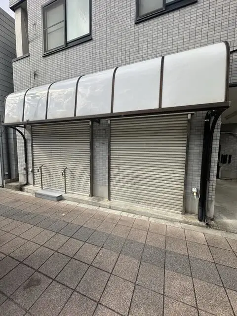 洗足池の事務所仕様店舗物件の入口