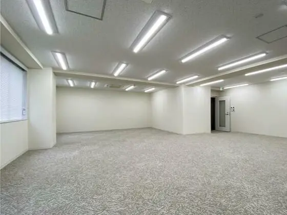 池袋の事務所仕様店舗物件の内装