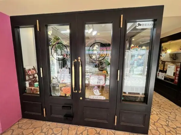 京急鶴見の居抜き店舗のエントランス