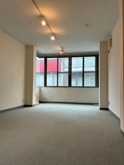 乃木坂の事務所仕様物件の内装