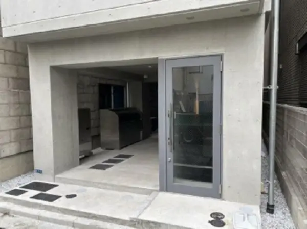 田原町のスケルトン店舗物件の外観