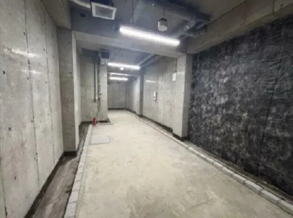 田原町のスケルトン物件の内装