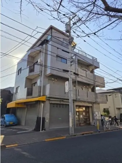 武蔵境のスケルトン店舗物件の外観