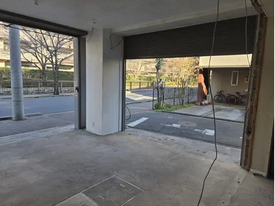 武蔵境のスケルトン店舗物件の内装