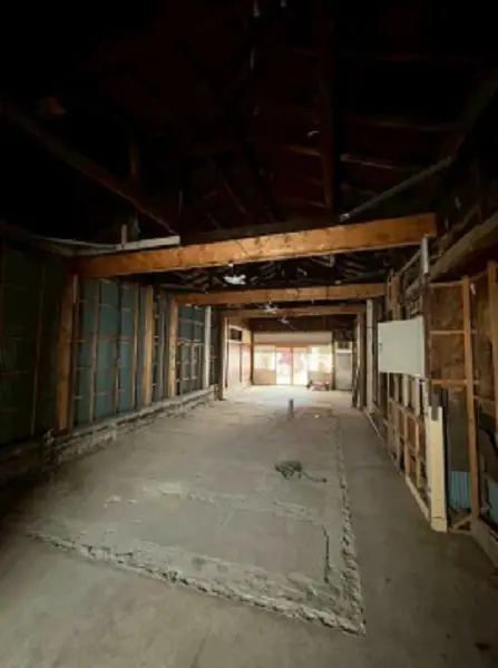 貸店舗(スケルトン)の内装