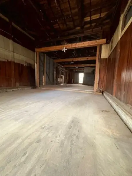 弘明寺のスケルトン物件の内装