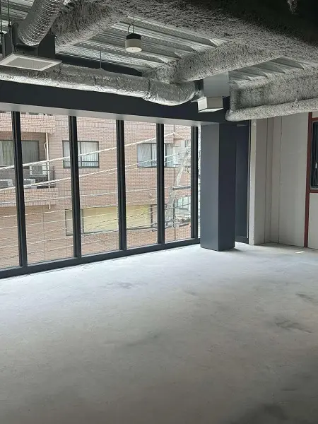 貸店舗(スケルトン)の内装