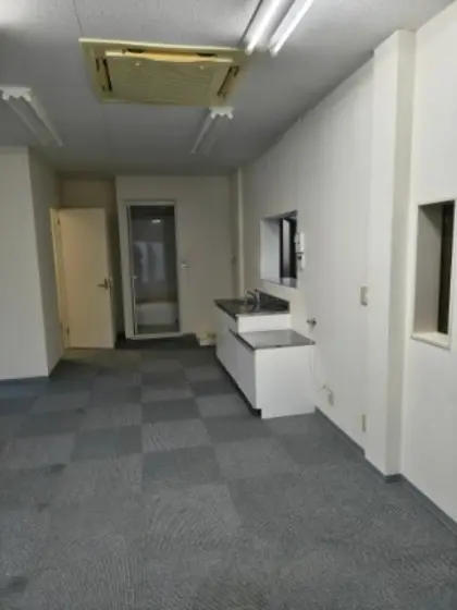 大鳥居の事務所仕様店舗物件の内装