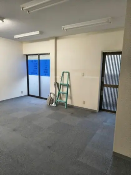 大鳥居の事務所仕様店舗物件の内装