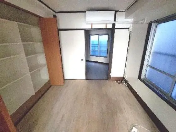 代々木八幡の事務所仕様店舗物件の内装