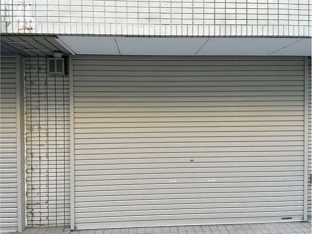 調布のスケルトン店舗物件の内装