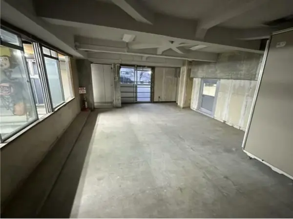 貸店舗(スケルトン)の内装