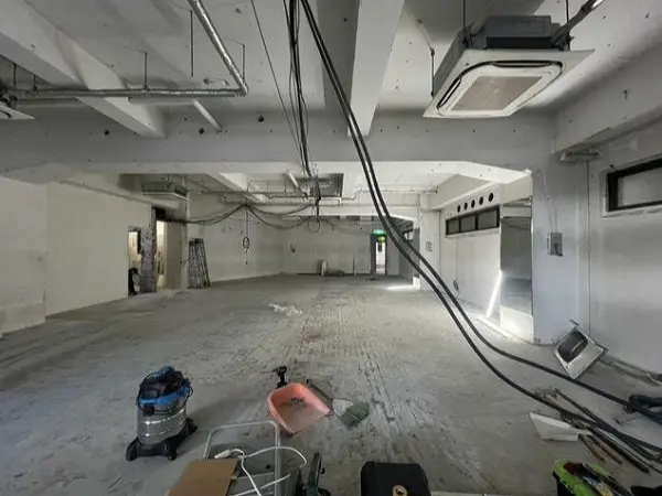 小岩のスケルトン物件の内装