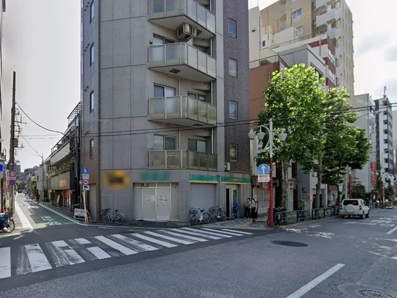 高田馬場のスケルトン店舗物件の外観