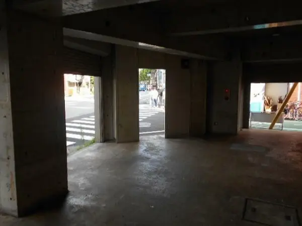 貸店舗(スケルトン)の内装