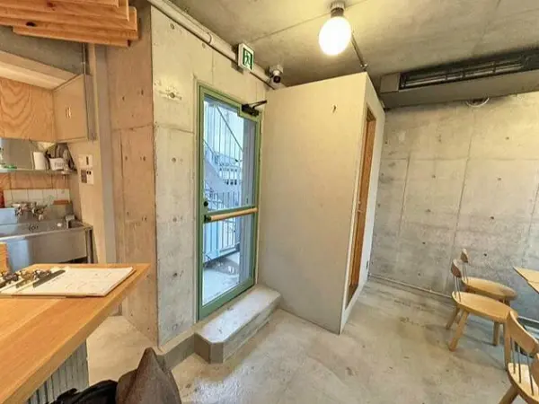 表参道のカフェ・喫茶店居抜きの内装