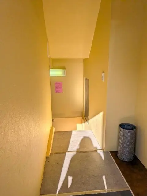 千歳船橋のスナック・パブ居抜きの専用階段