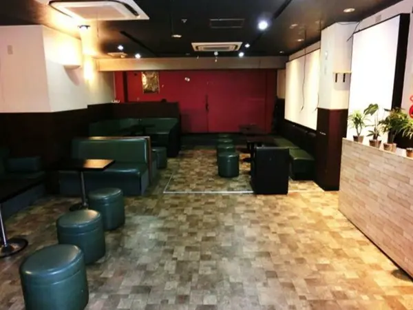 霞ヶ関のスナック・パブ居抜きの内装