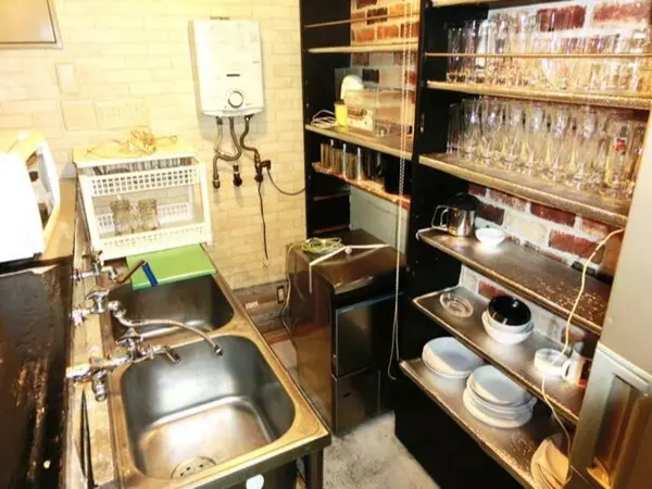 スナック・パブの居抜き物件の厨房