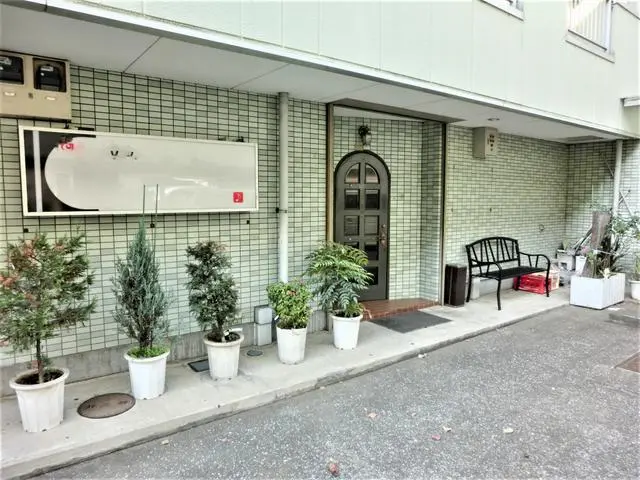 霞ヶ関のスナック・パブ居抜きのエントランス