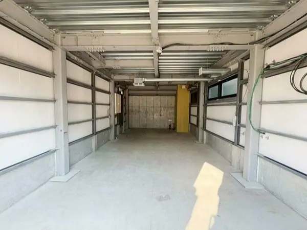 奥沢のスケルトン店舗物件の内装