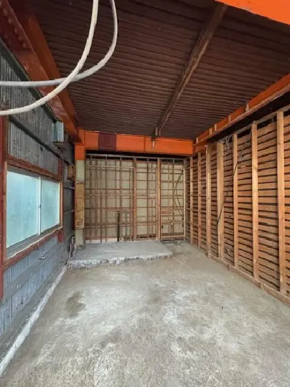 貸店舗(スケルトン)の内装