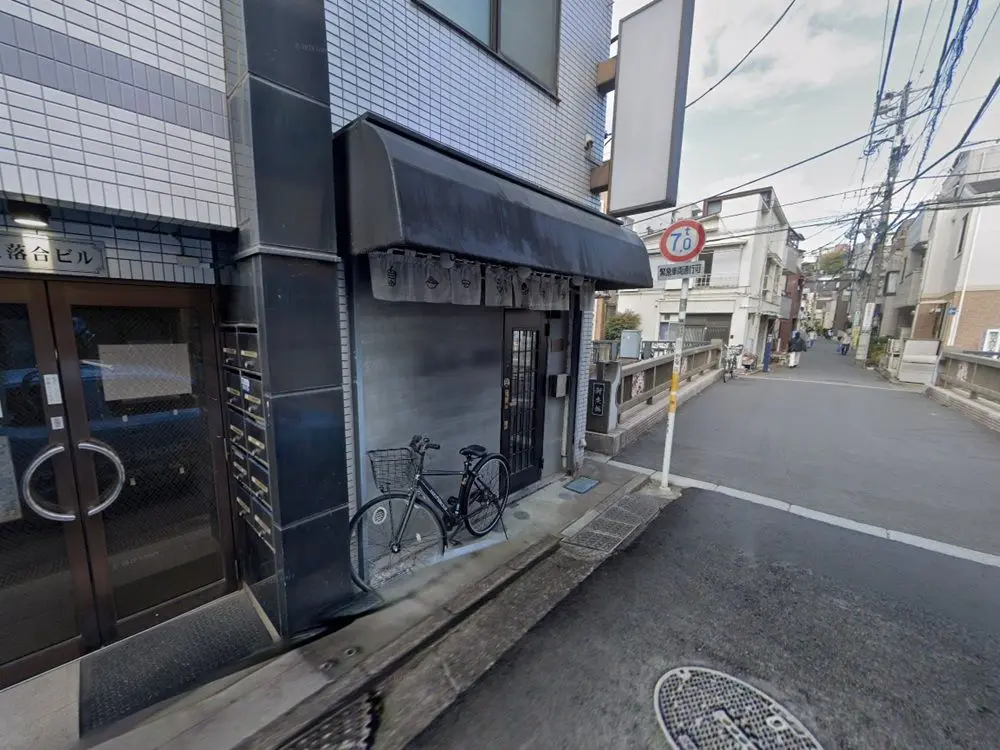 テイクアウトの居抜き物件のエントランス