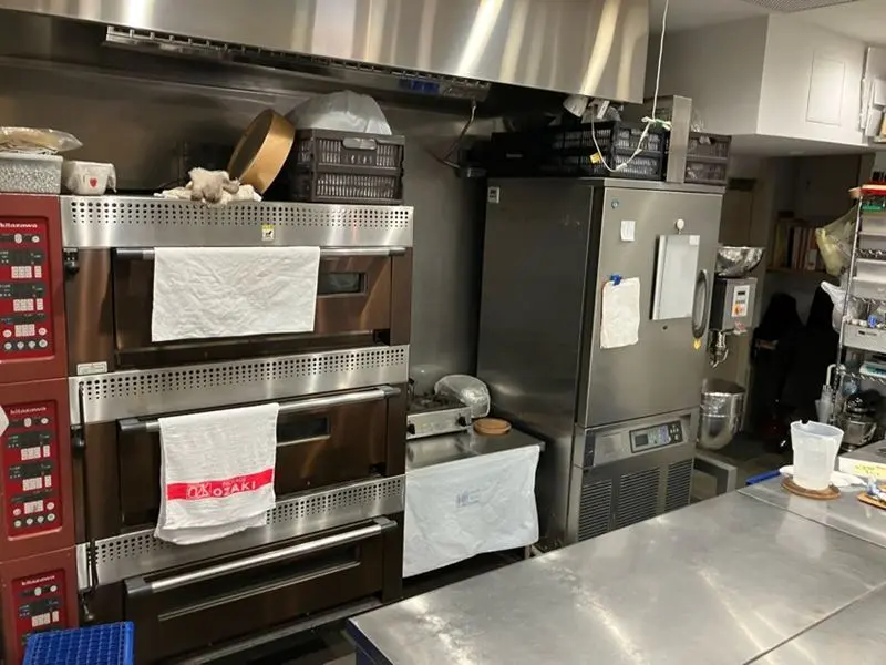 テイクアウトの居抜き物件の厨房